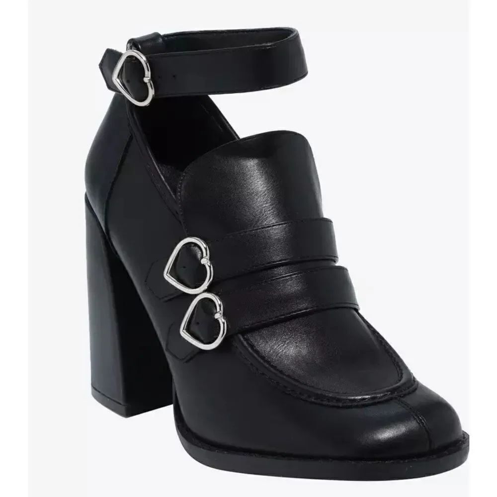 Koi Heart Buckle High Heel Ankle Boots Size 7 New Black Loafer